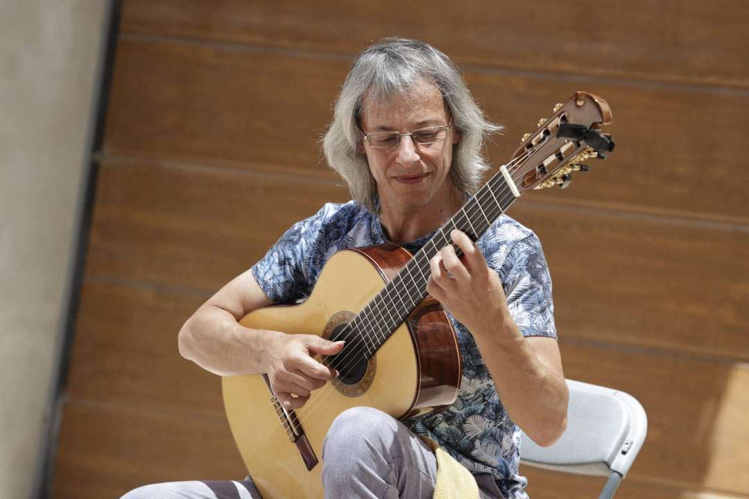 Photo of the Catalan guitarist and composer Josep Calbet